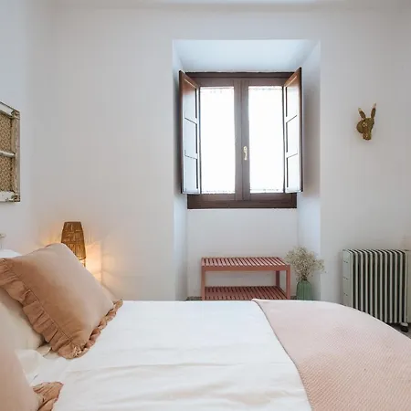 Apartment In Former Monastery With Patio In City Centre Free Parking Seville