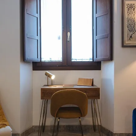 Apartment In Former Monastery With Patio In City Centre Free Parking Lägenhet Sevilla