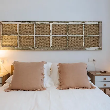 Apartment In Former Monastery With Patio In City Centre Free Parking Lägenhet Sevilla