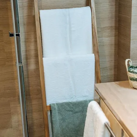 Apartment In Former Monastery With Patio In City Centre Free Parking Apartament *