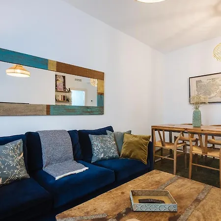 Apartment In Former Monastery With Patio In City Centre Free Parking Apartament *